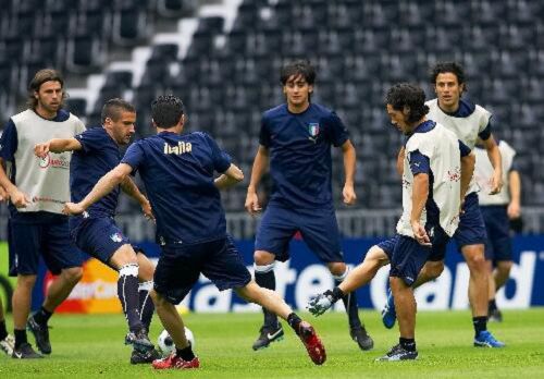  绿茵烽火再燃！英超新赛季格局初现端倪